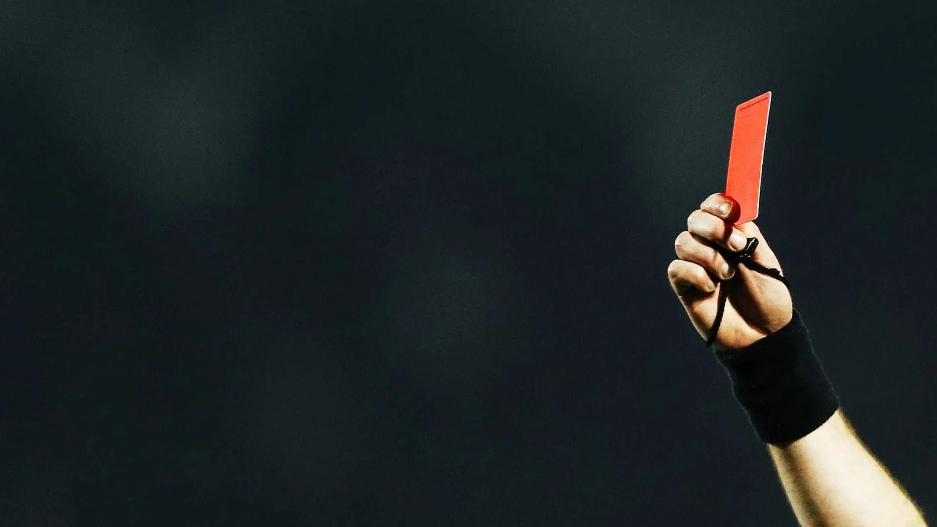 Após duas rodadas, Brasileiro já tem crise no apito e árbitros afastados