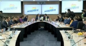 Hugo Motta participa de reunião do Consórcio Nordeste
