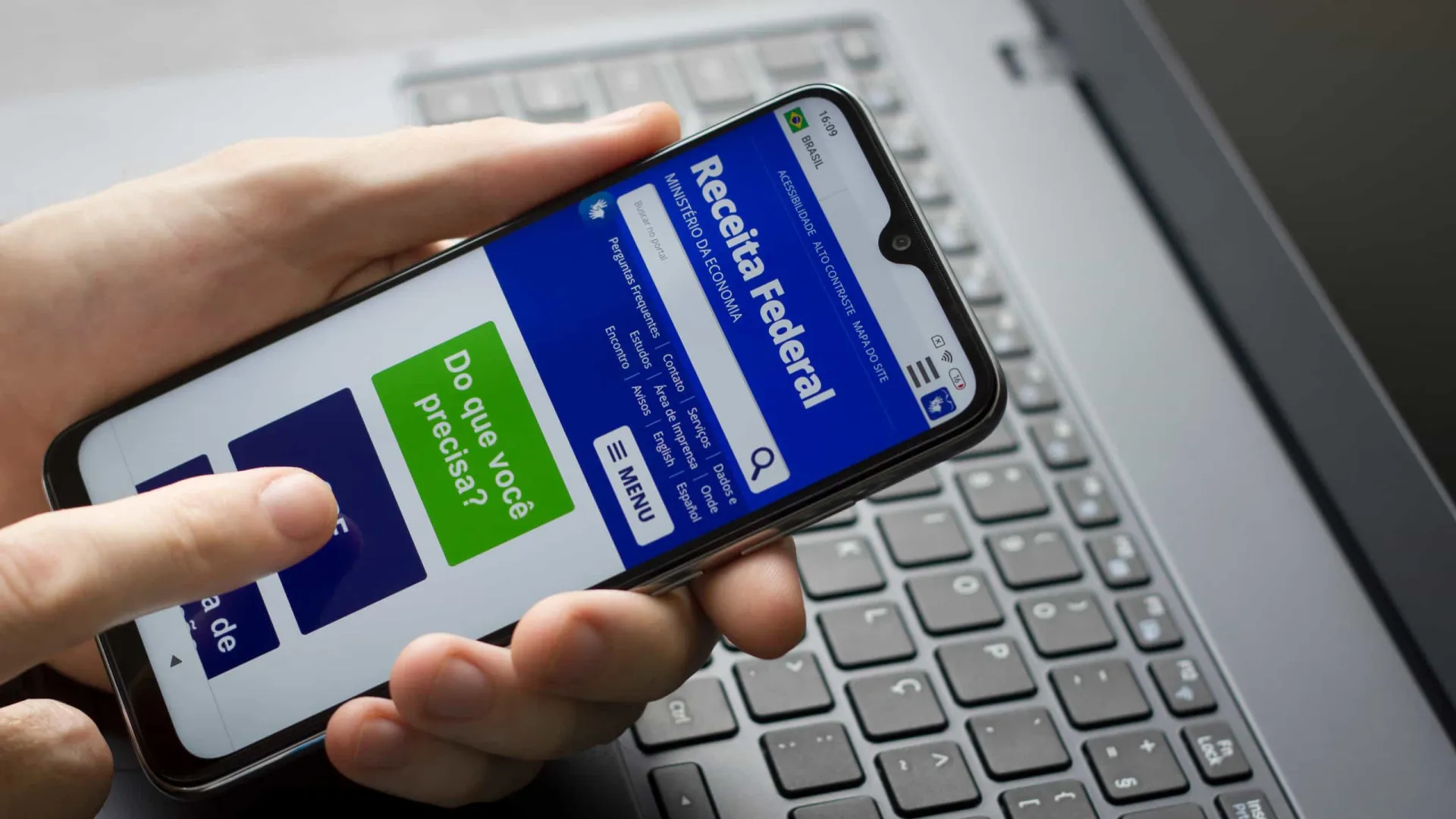 Receita volta a receber declarações do Imposto de Renda 2025 com multa para quem atrasou