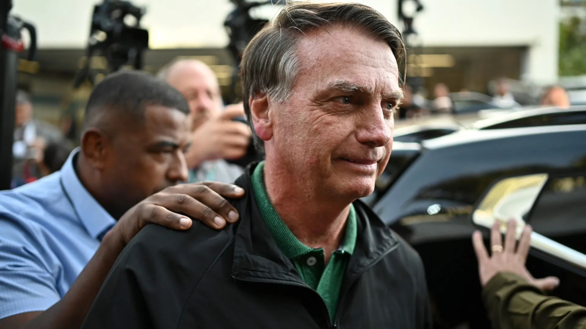 Bolsonaro sai de cena com alerta médico e freia corrida contra o tempo diante de STF e eleição