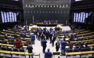 Discussão e Votação de Propostas Legislativas.