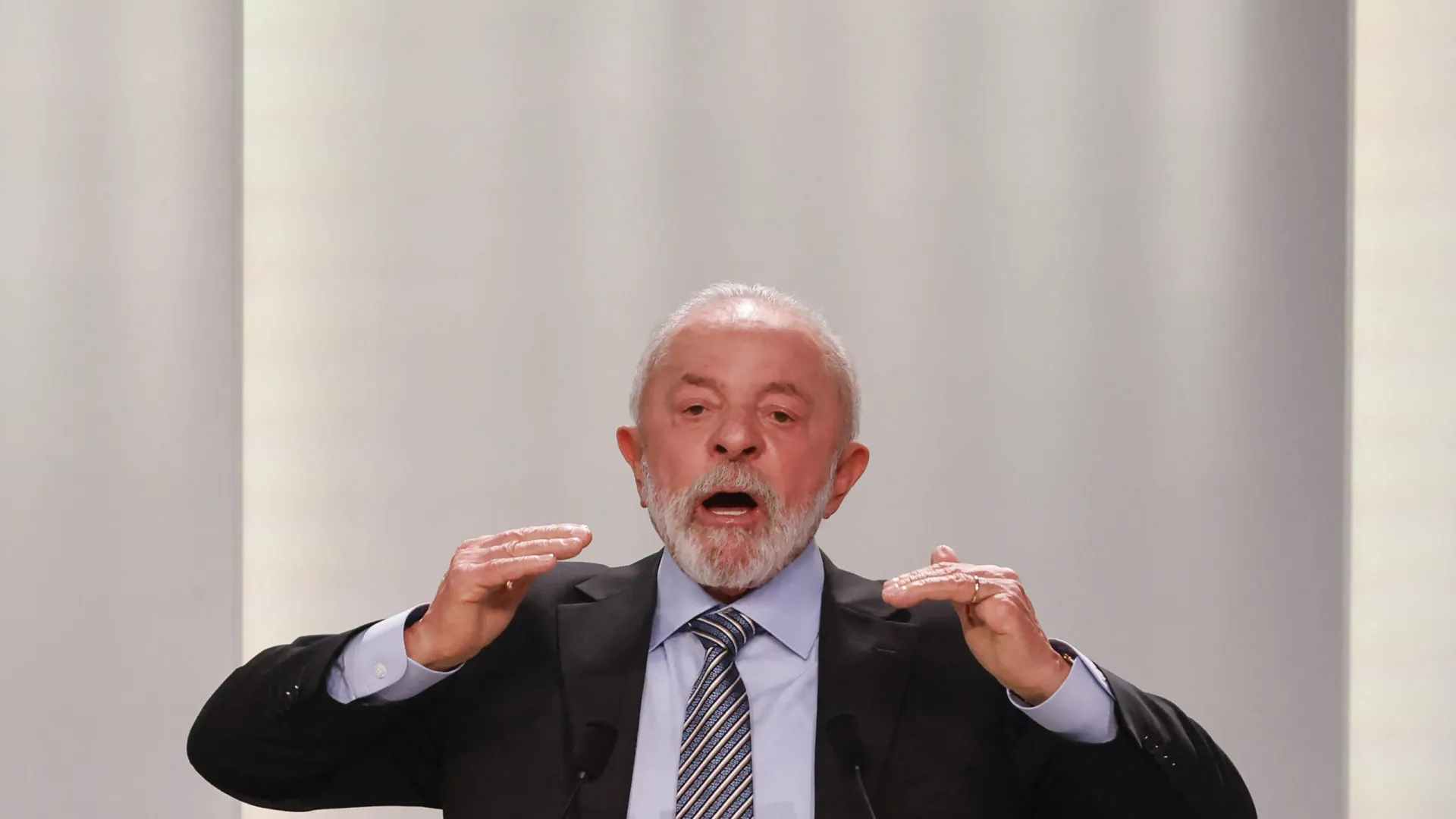 FMI e Banco Mundial financiam países ricos, critica Lula no Brics