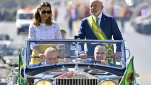 Desfile do 7/9 com Lula tem defesa da soberania e ausência de ministros do STF