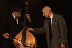 Teatro e música se unem em adaptação de Graciliano Ramos - 23/09/2025 - Mise-en-scène