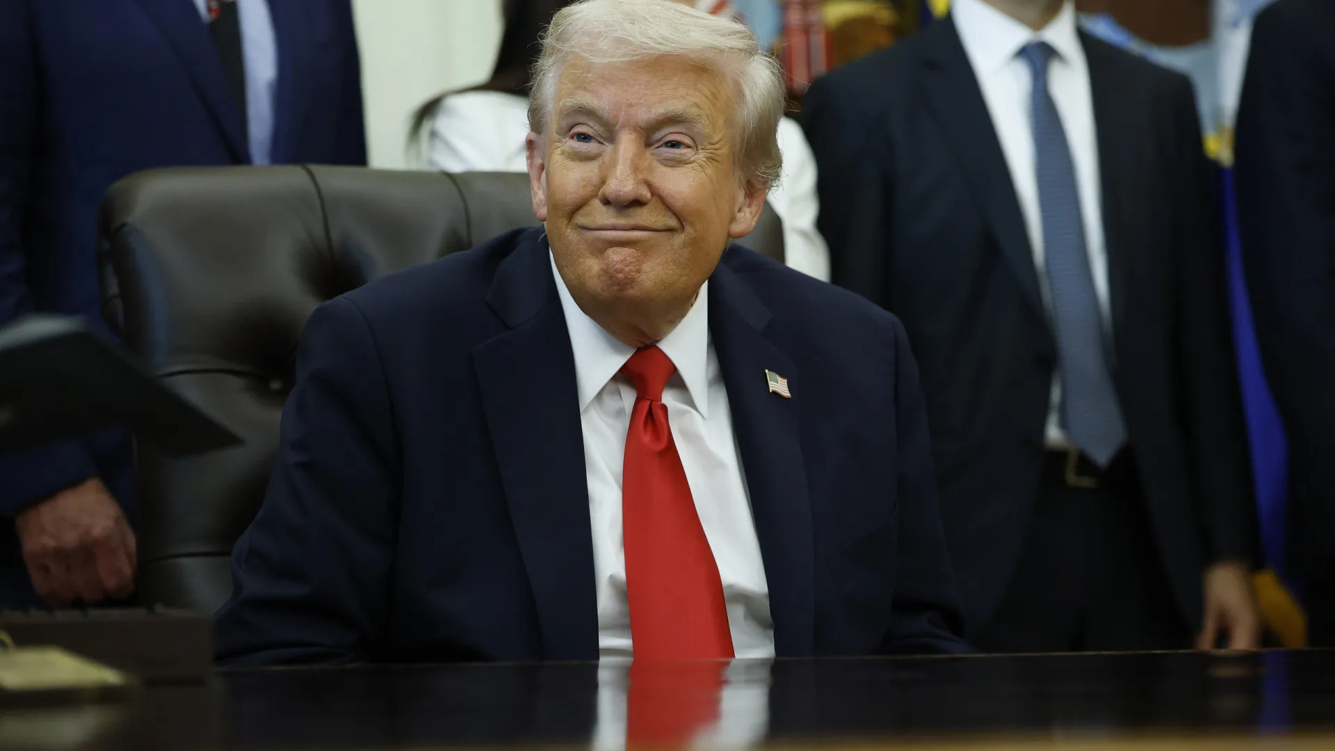 Comércio global resiste a Trump e cresce em 2025