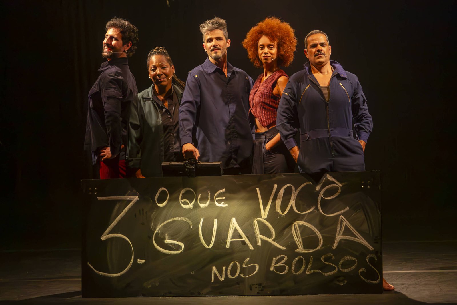 Peça 'Velocidade' desafia ritmo acelerado da era digital - 07/10/2025 - Mise-en-scène