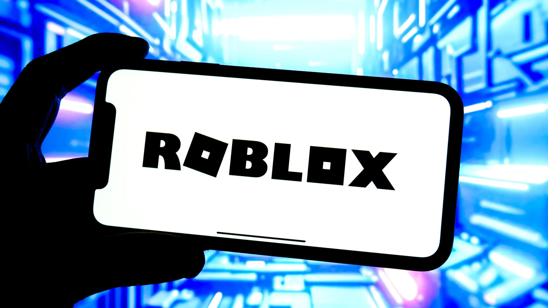 Brasileiros ganham R$ 2.100 para buscar pedofilia e incentivo a automutilação no Roblox