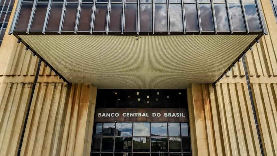 Intervenção do BC no Master expõe bancos menores