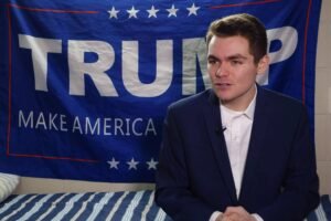 Trump deve confrontar extremistas para não ser refém deles - 07/11/2025 - Ross Douthat