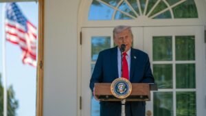 Trump fala sobre relação com a China e renova ameaças a Maduro