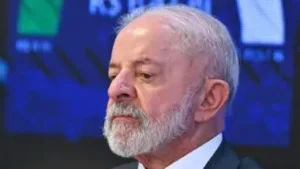 Gastos do "kit reeleição" de Lula criam um piso para a Selic e acorrentam o crescimento do setor produtivo em 2026.