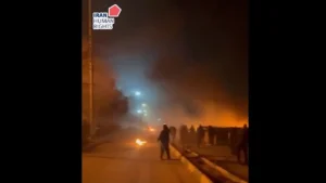 Trump avalia novas ações militares contra o Irã em meio a protestos e tensão crescente na região