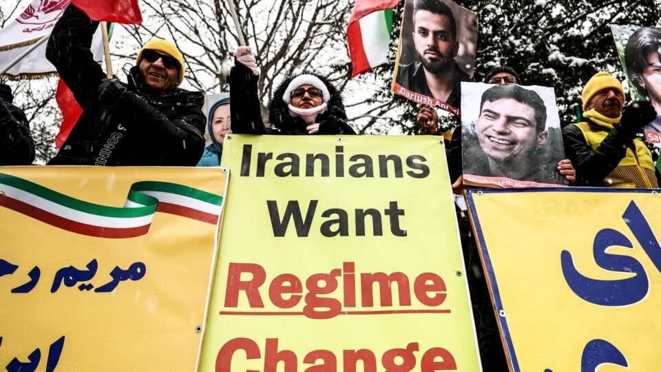 a escalada que expôs o regime do Irã