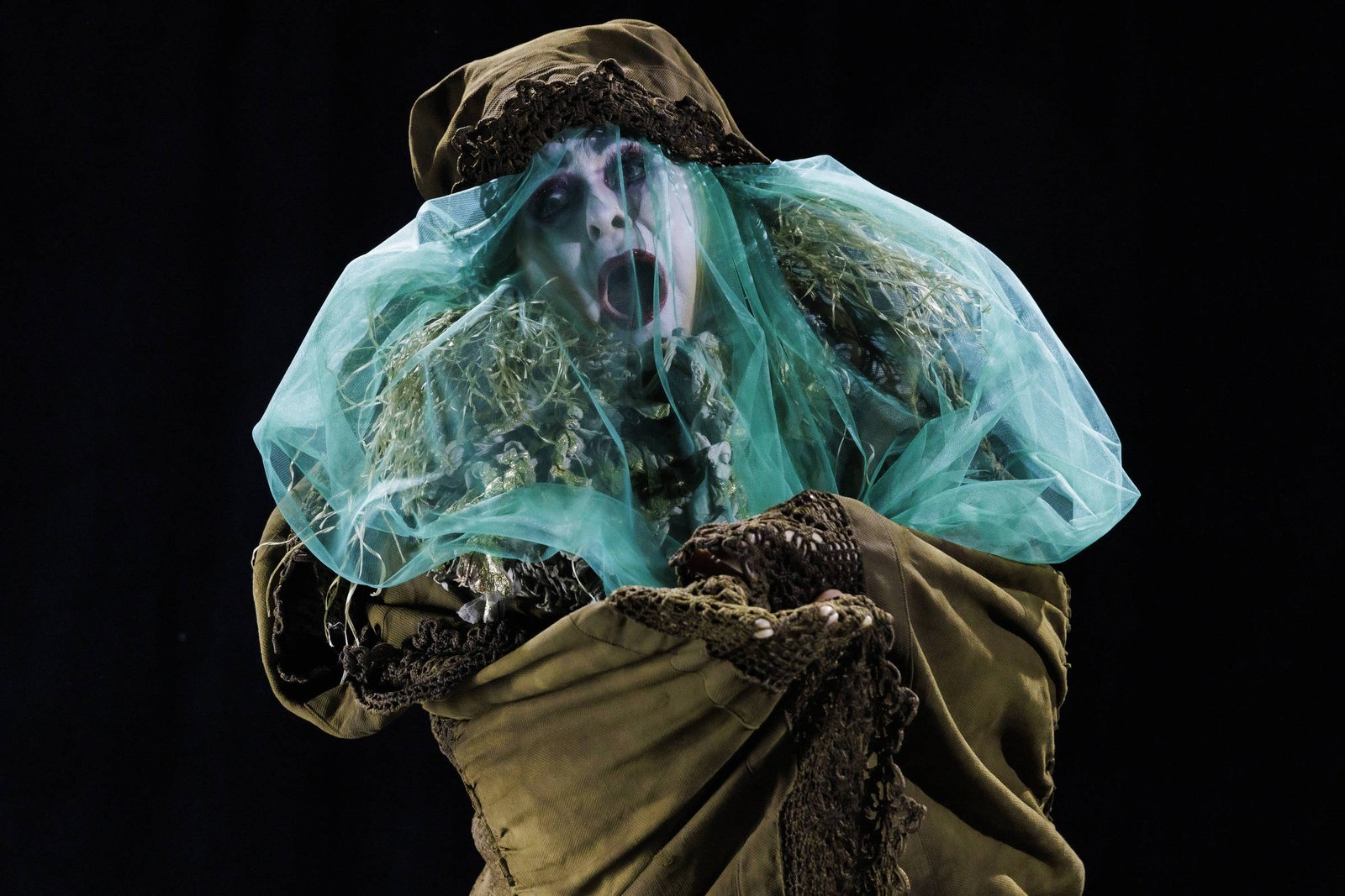 Gabriel Villela encena 'Medea' contra a barbárie - 12/02/2026 - Mise-en-scène