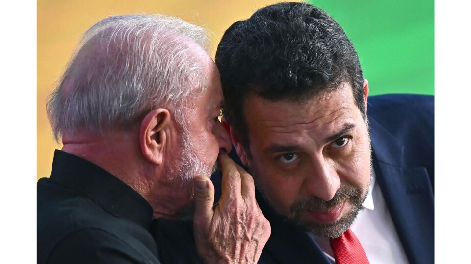 Taxa mínima a entregadores gera impasse entre Boulos e governo