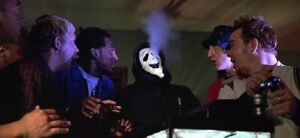 grupo-de-amigos-com-mascara-ghostface-cena-engracada-festa-todo-mundo-em-panico